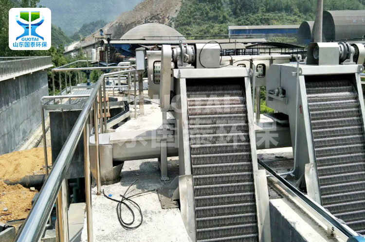 機械格柵應用現場